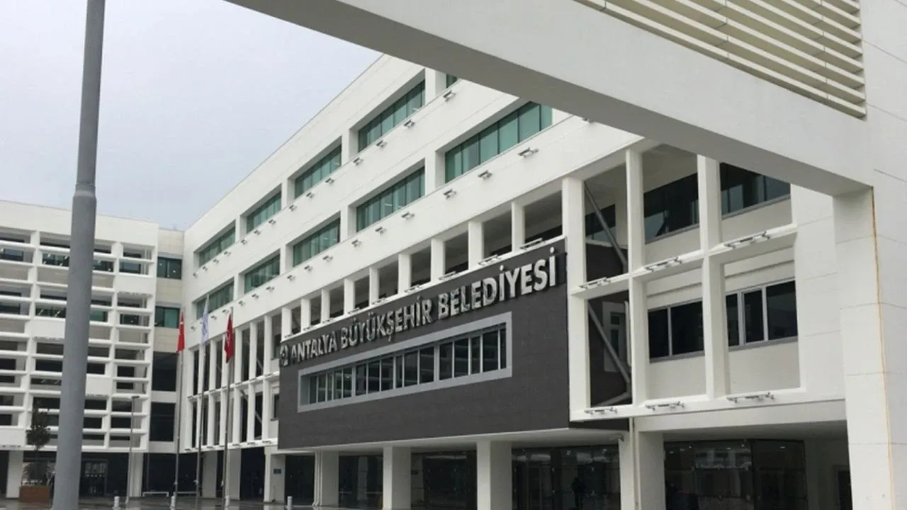 Antalya belediyesine yeni operasyon! Milyonluk rüşvet iddiası