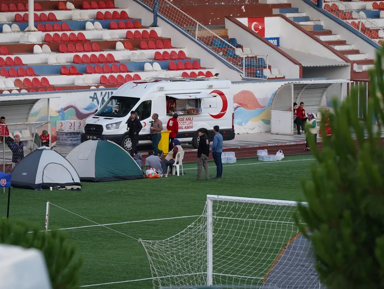 Balıkesir'de depremler durmuyor! Bölge beşik gibi: İkinci geceyi de dışarda geçirdiler 