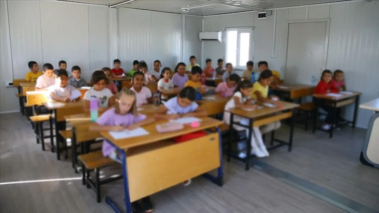 Bu illerde yaşayan öğrenciler dikkat! 38 bin TL eğitim desteği verilecek: Resmi Gazete'de yayımlandı