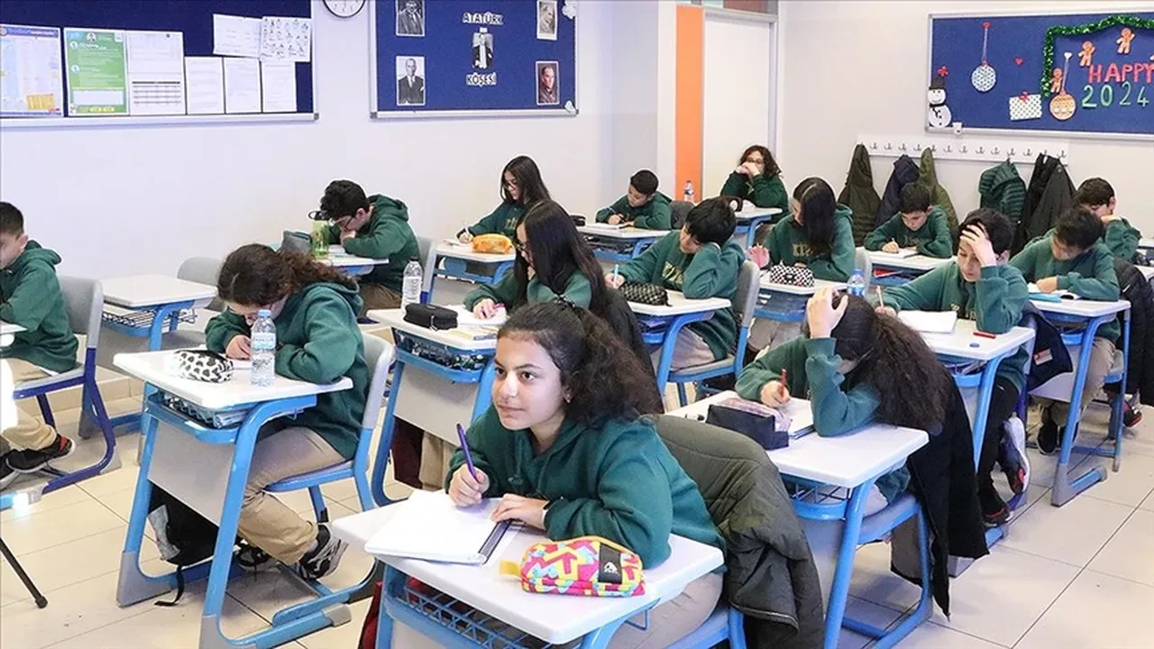 Bu illerde yaşayan öğrenciler dikkat! 38 bin TL eğitim desteği verilecek: Resmi Gazete'de yayımlandı