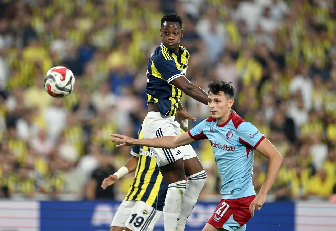 Feyenoord, Kadıköy'den çıkamadı: Fenerbahçe adını play-off'a yazdırdı!