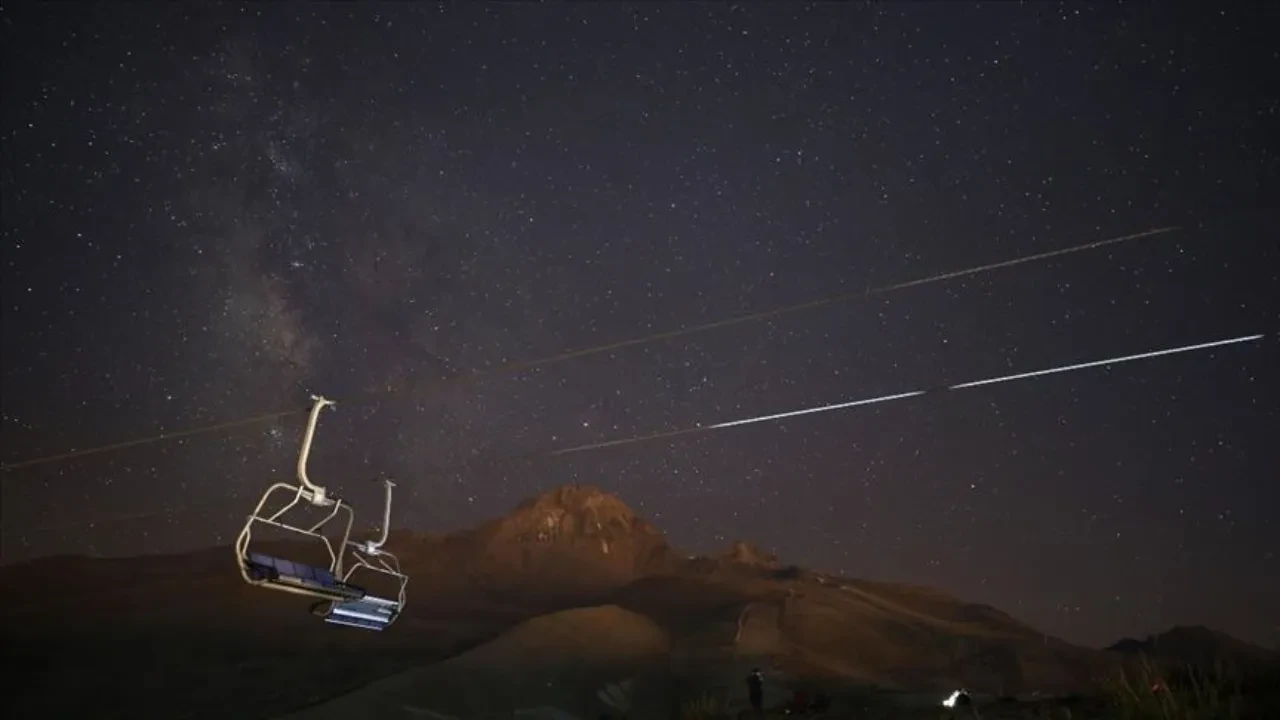 Erciyes meteor yağmuru saat kaçta? Kayseri Büyükşehir Belediye Başkanı etkinlik gondol saatlerini duyurdu
