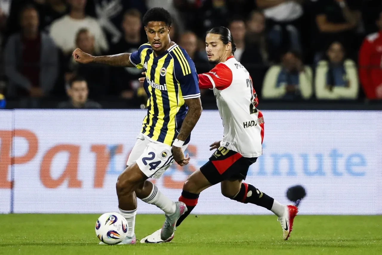 Exxen CANLI Fenerbahçe maçı yayında! Maç başlamak üzere