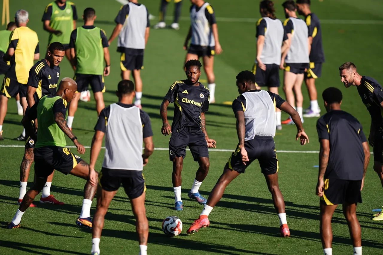 Fenerbahçe tamam ya da devam maçında! Mourinho'nun Feyenoord 11'i belli oldu!