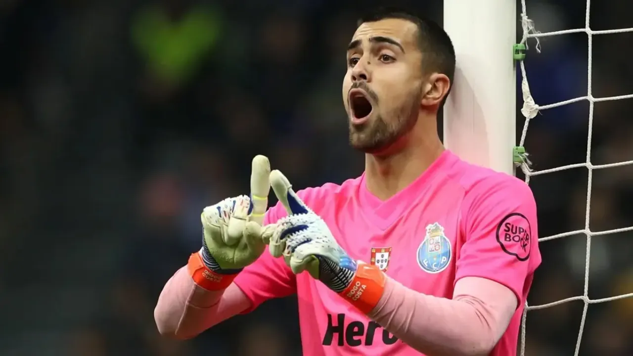 Galatasaray, yeni sezon öncesi kaleci transferi için rotasını Portekiz'e çevirdi.