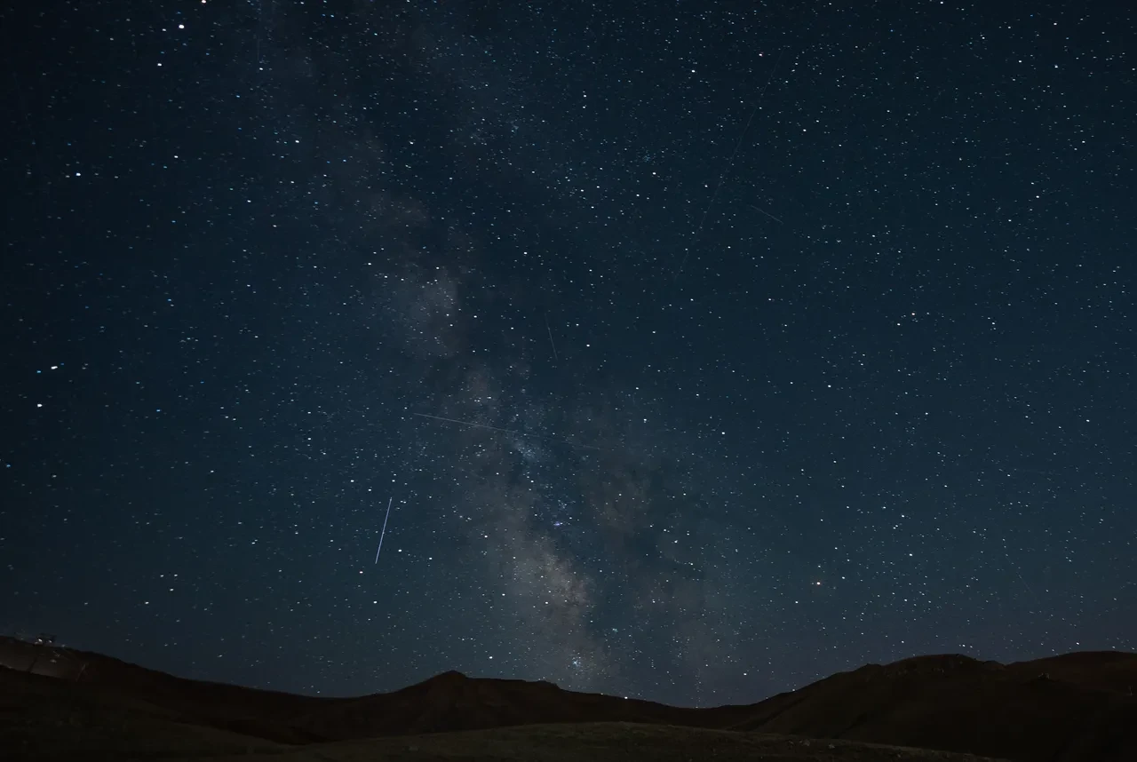 Gökyüzünde Perseid meteor yağmuru şöleni: Göz kamaştıran yıldız yağmuru başladı