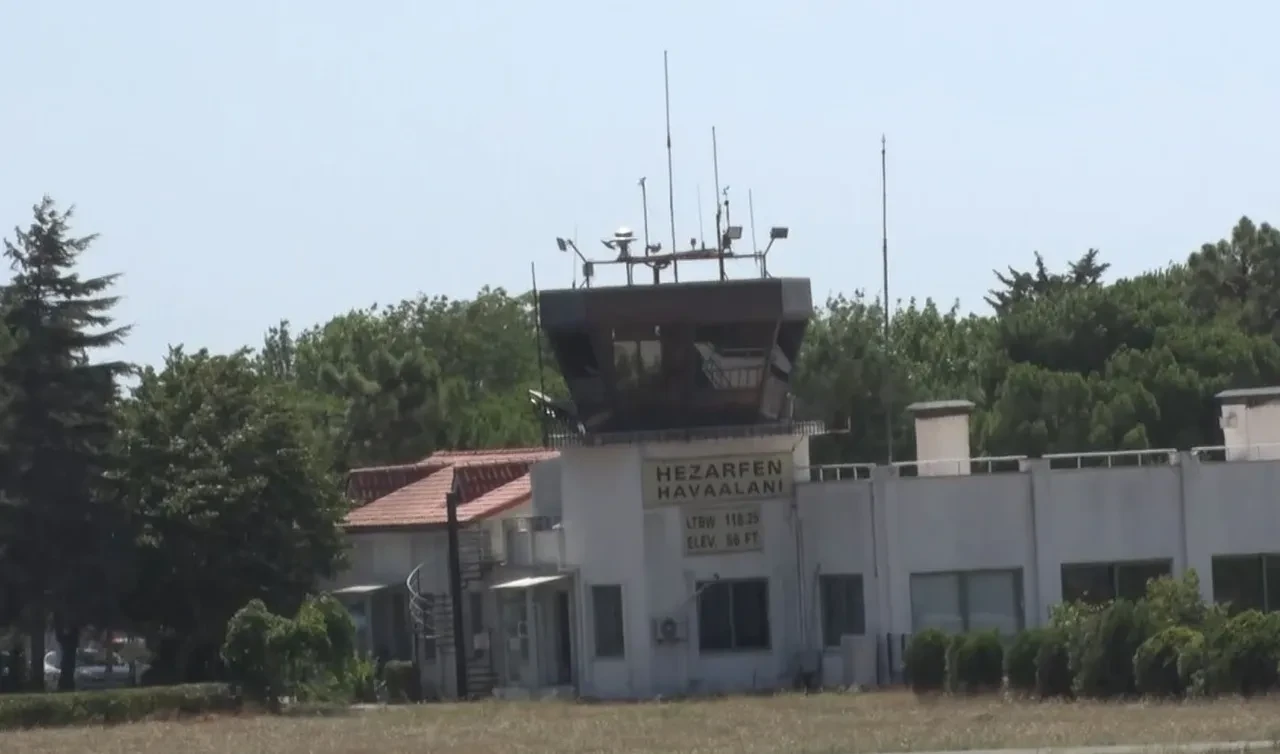 Havada korku dolu anlar! İstanbul'a acil iniş yaptı