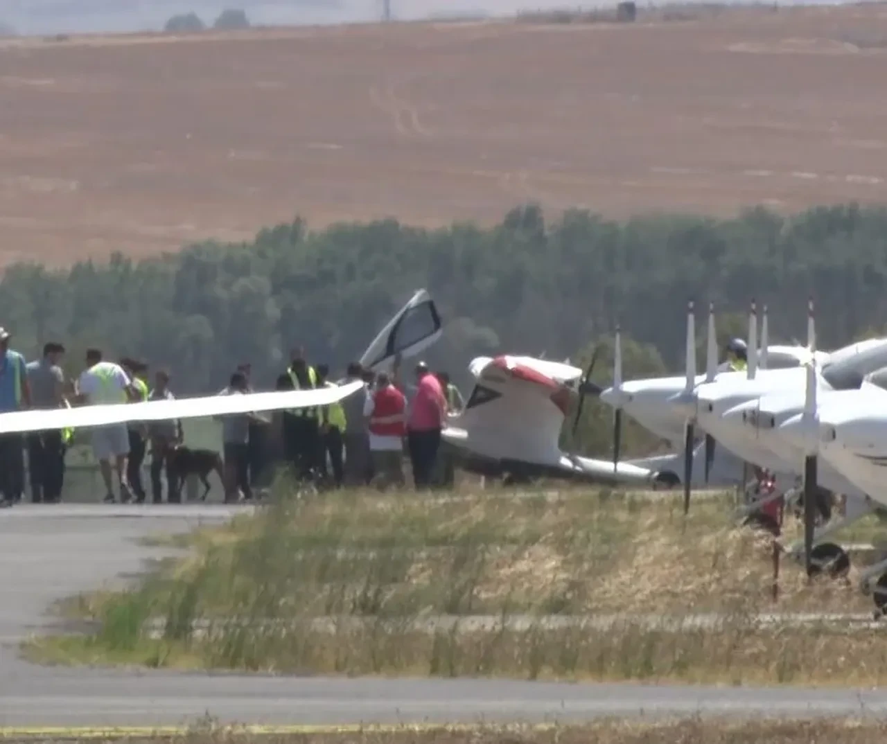 Havada korku dolu anlar! İstanbul'a acil iniş yaptı