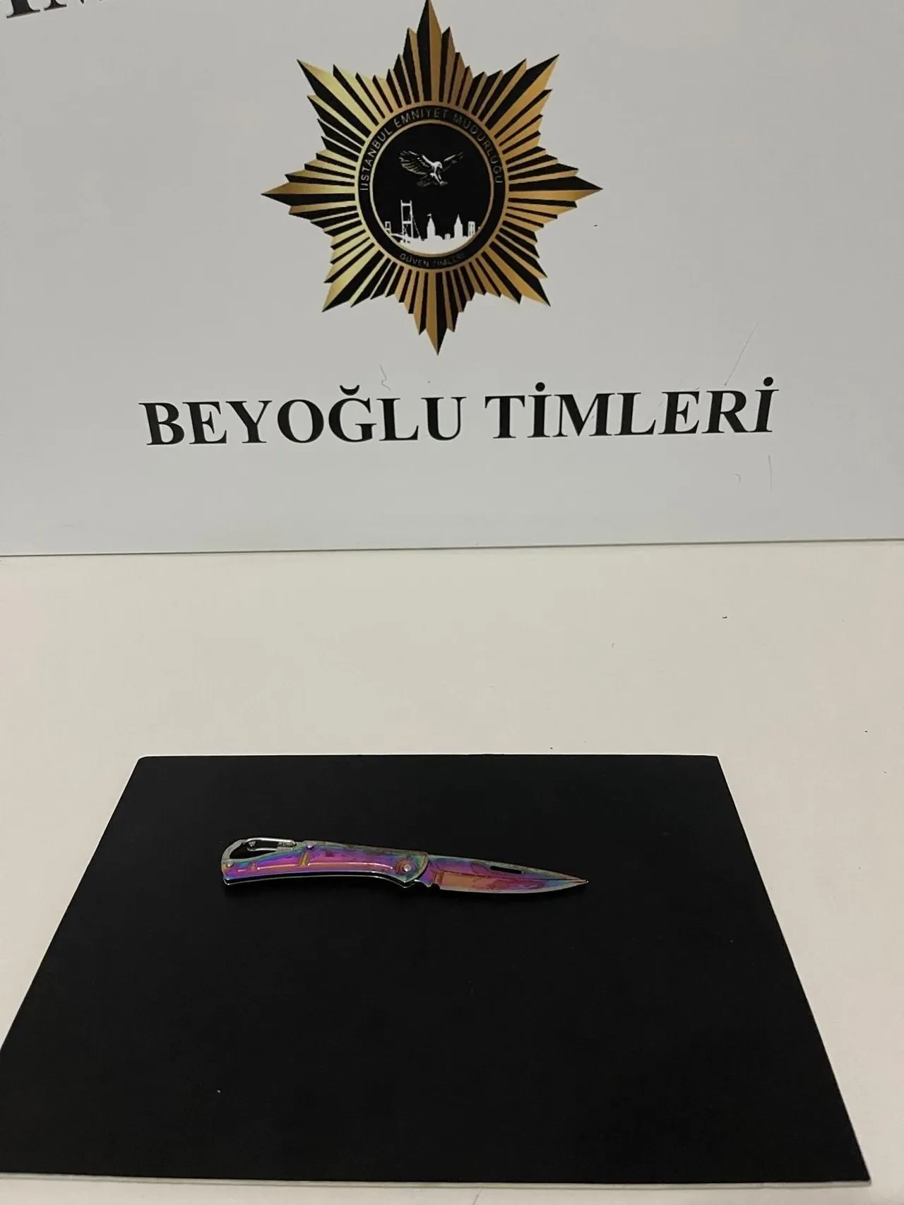 Kıskançlık krizine giren kadın dehşet saçtı! Kavgada 3 kişiyi bıçakladı