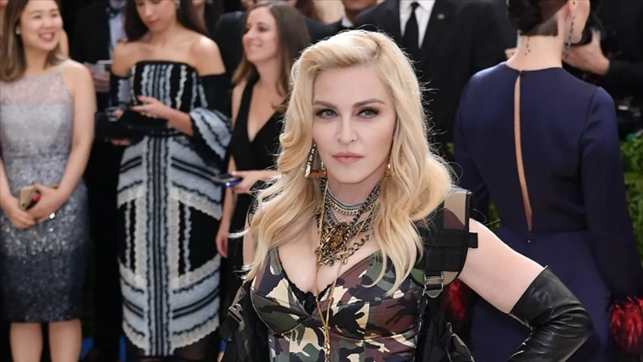 Madonna'dan Papa'ya Gazze çağrısı: 'Işığınızı çocuklara götürün'