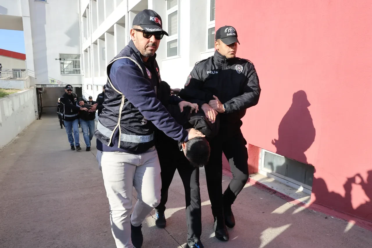 Polis memuru emniyetin mühimmatını tek tek sattı! Skandalı tüm detaylarıyla anlattı: 'Sattım çünkü...'