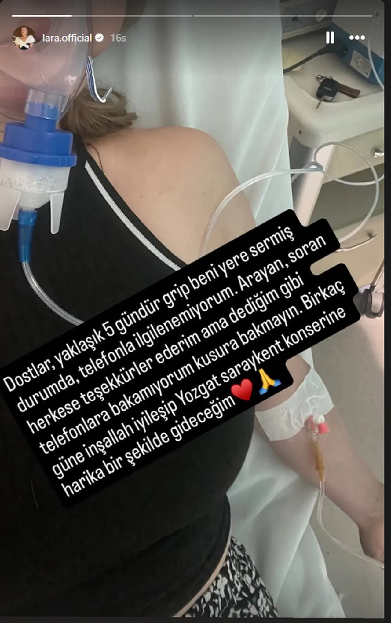 Şarkıcı Lara hastaneye kaldırıldı! Son hali sevenlerini endişelendirdi