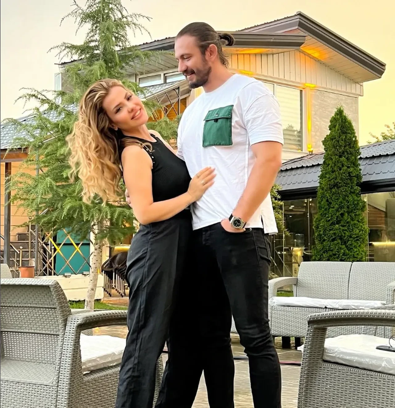 Şarkıcı Lara hastaneye kaldırıldı! Son hali sevenlerini endişelendirdi