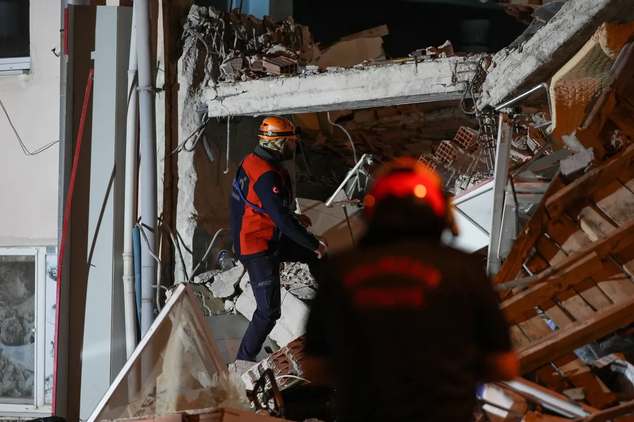 Son dakika | Balıkesir depreminde yıkılan binanın sahibi ve müteahhit hakkında karar!