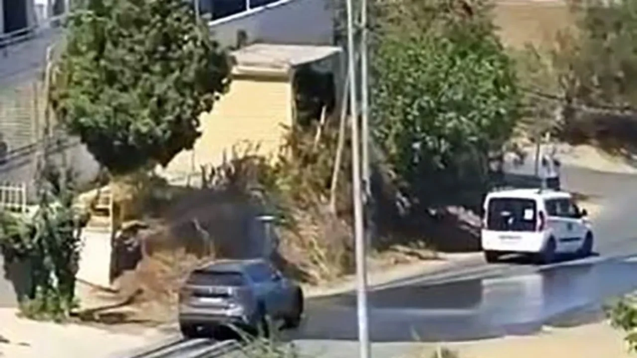 Su patlağının önü oto yıkamacıya döndü! Şaşırtıcı görüntüler