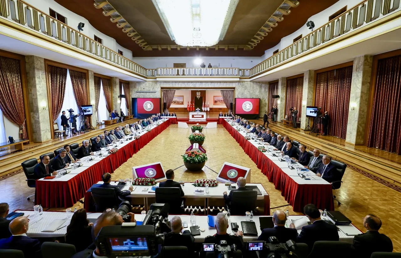 Terörsüz Türkiye Komisyonu sahaya iniyor! Devlet ve millet aynı masada