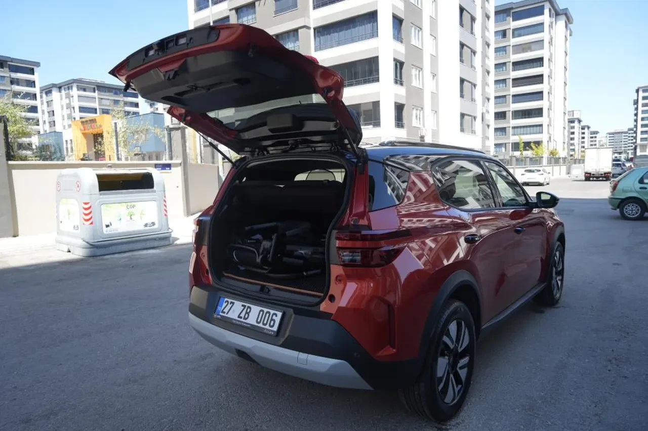 Yine bir sıfır otomobil hüsranı... Kusurları bitmek bilmedi: Eşine hediye almıştı, hayatı zehir ettiler 