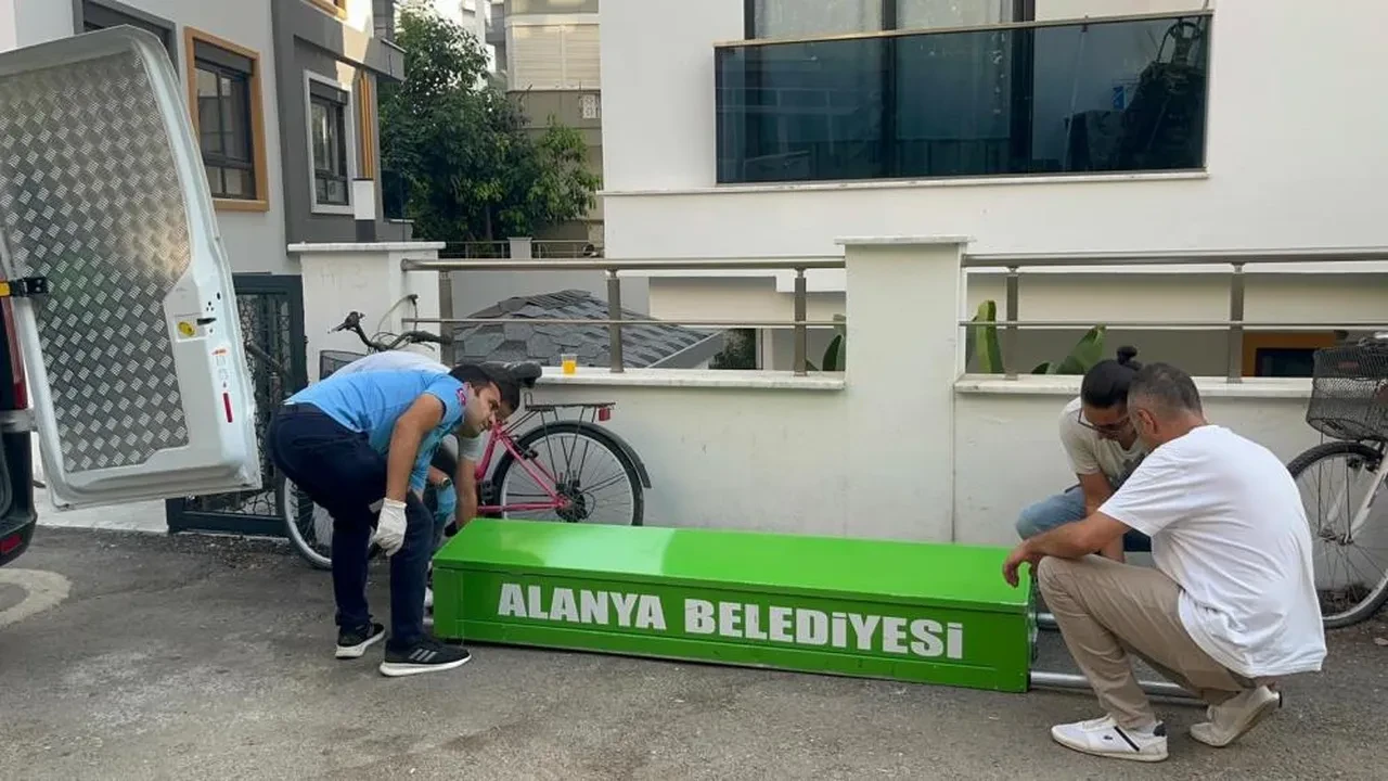 Antalya'da dehşet! Evde birlikte yaşadığı kişiyi öldürüp emlakçıyı aradı