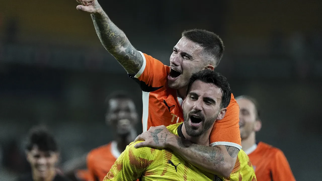 Başakşehir UEFA Konferans Ligi play-off yükseldi mi?