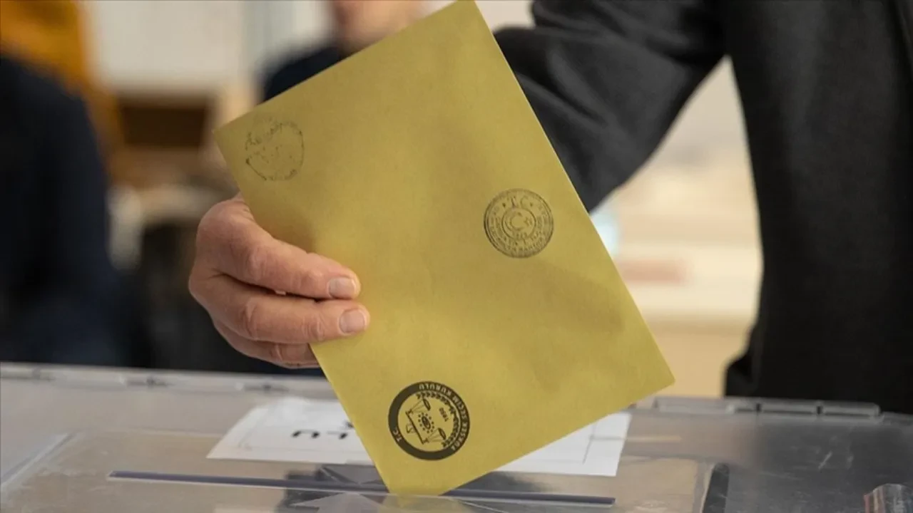 Belediye başkanı parti değiştirirse, istifa ederse ne olur?