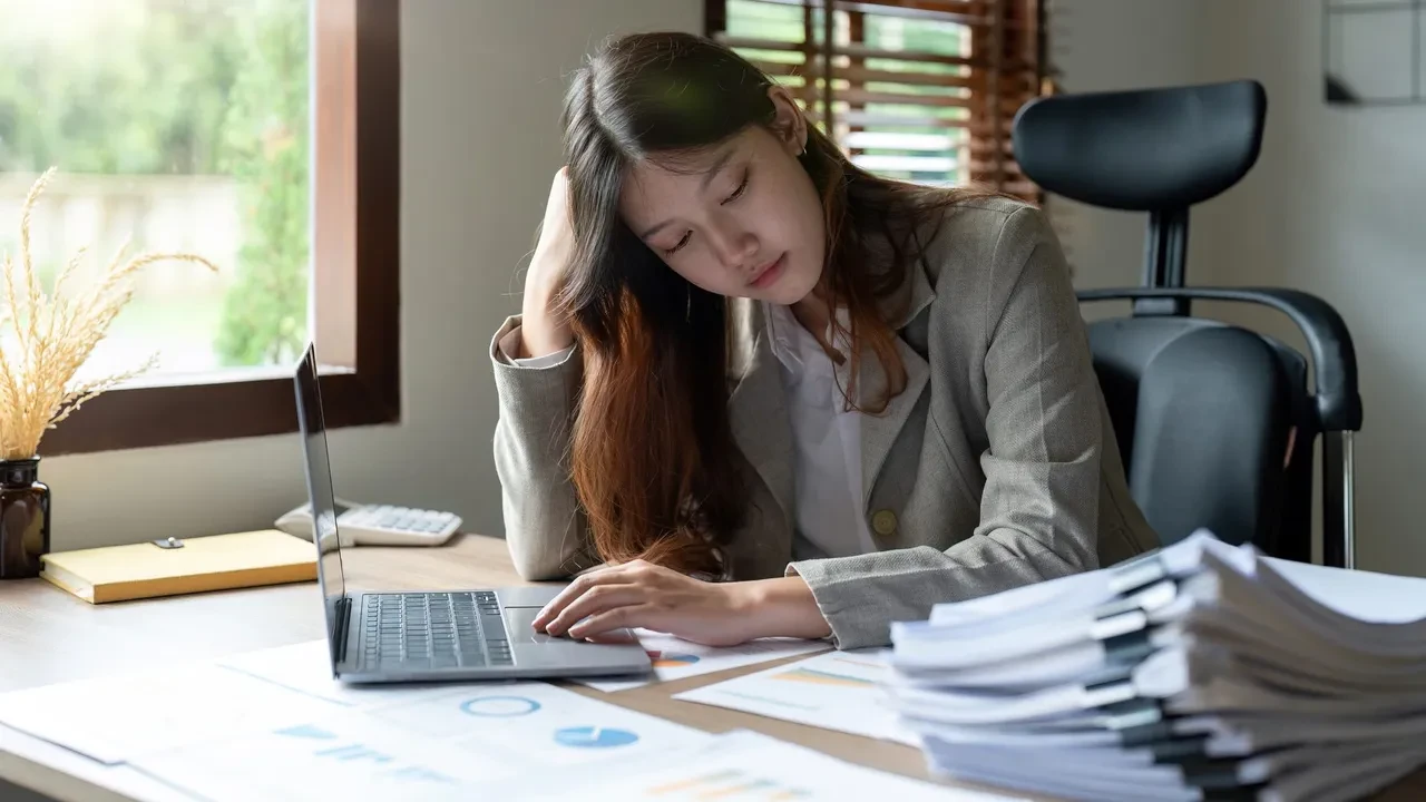 Çalışıyormuş gibi yapma şirketi! İşsiz gençlerden ilginç çözüm