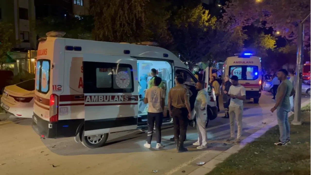 Elazığ'da zincirleme trafik kazası: 2'si çocuk 4 kişi yaralı