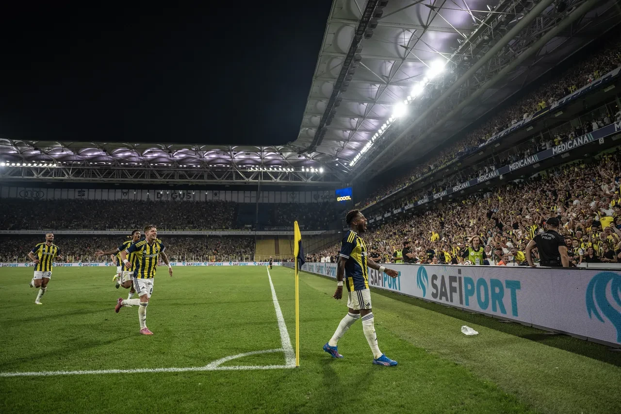 Fenerbahçe'ye dev gelir! Şampiyonlar Ligi play-off bileti kasayı doldurdu