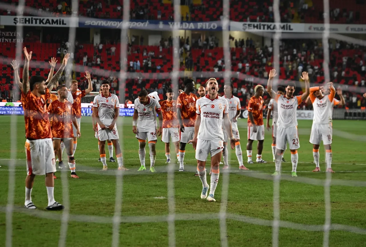 Galatasaray ve Fenerbahçe PFDK'ya sevk edildi