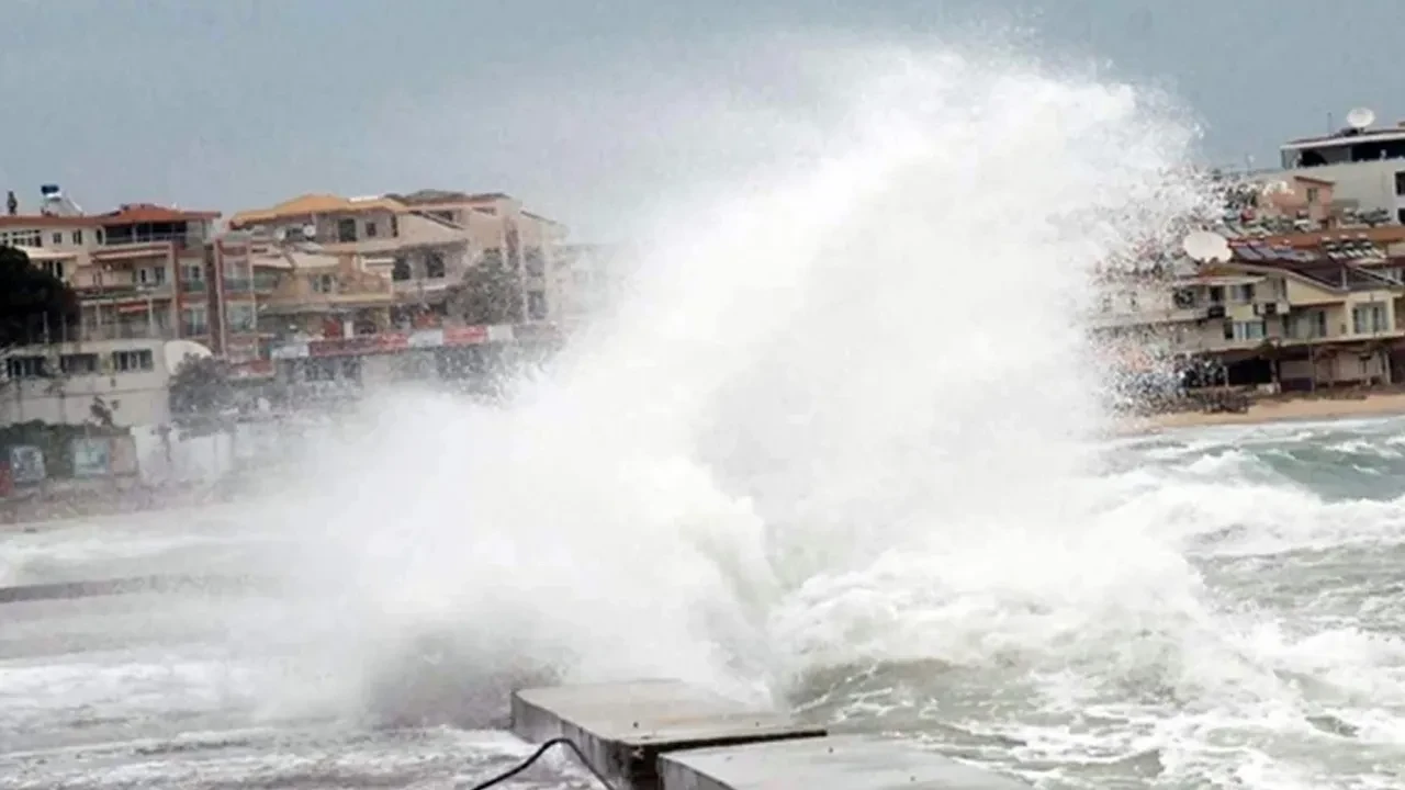 İstanbul için üst üste uyarılar! Bu geceye dikkat: Çok kuvvetli geliyor 
