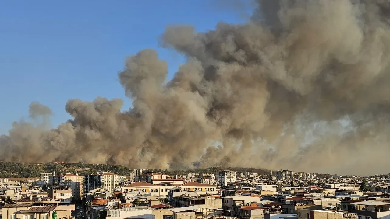 İzmir Karaburun Buca yangınları söndürüldü mü? Son gelişmeler merak ediliyor