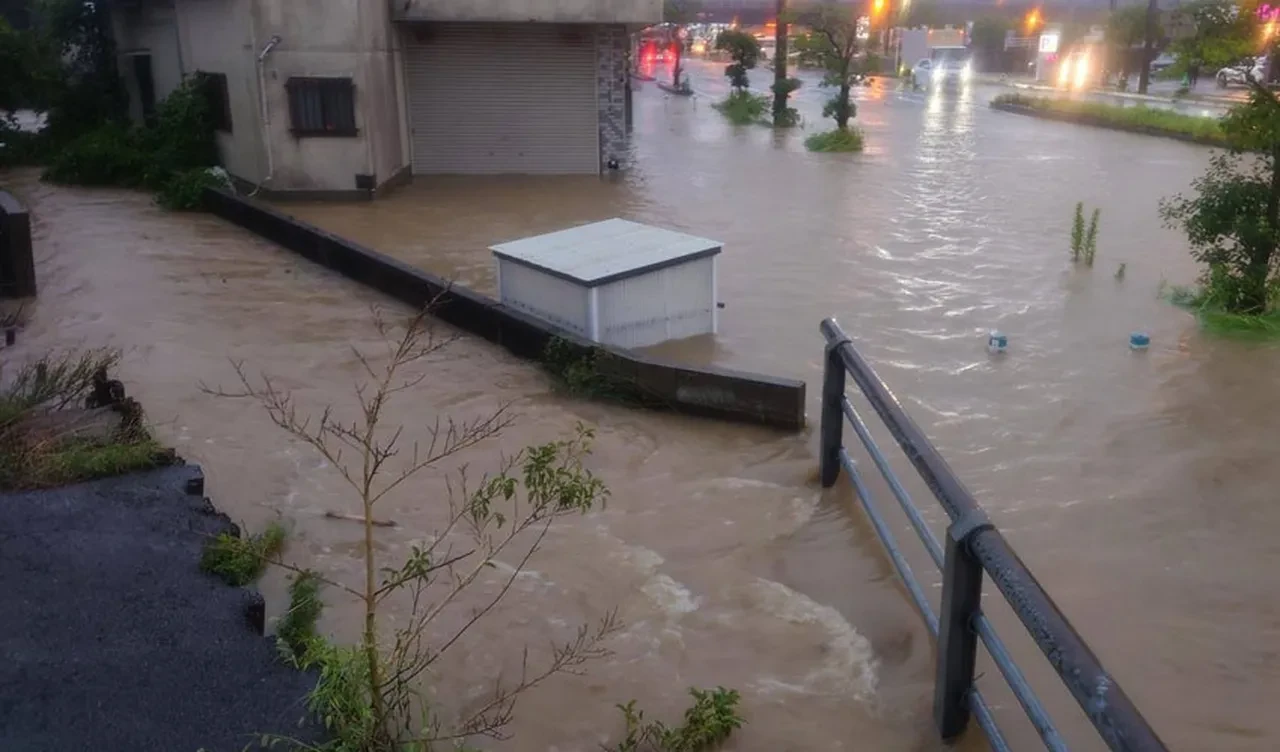 Japonya’da sel ve toprak kayması! Ölü ve kayıplar var
