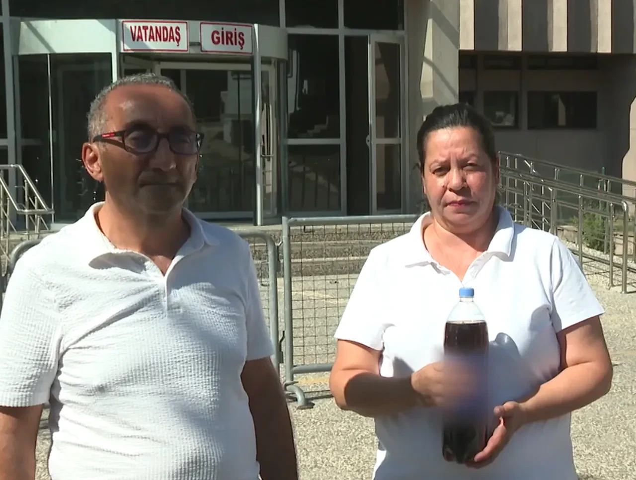 Kolanın içinden çıkanı görünce şoke oldular!