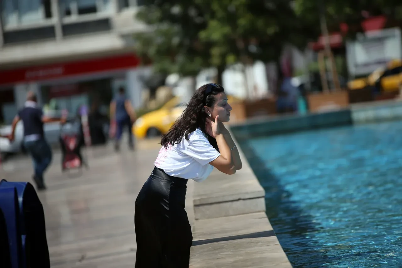 Meteoroloji 11 ili sarı kodla uyardı: Marmara ve Ege'de fırtınaya, Doğu Karadeniz'de yağmura dikkat!