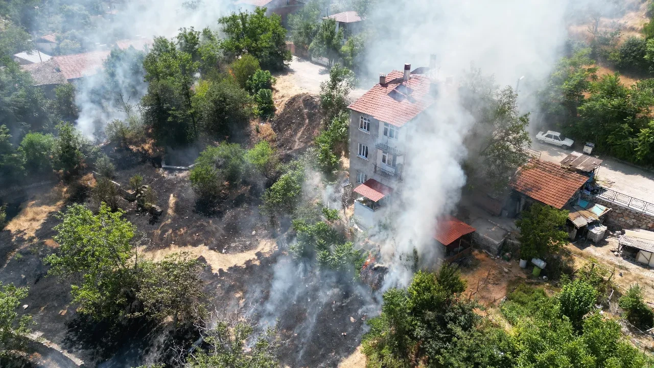 Tokat'ta korku dolu anlar! Yangın'ın boyutu drone ile görüntülendi