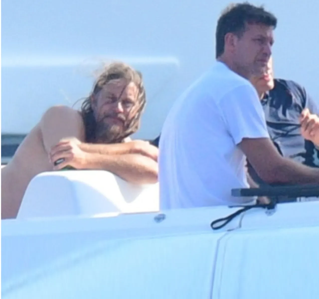 Vikings'in yıldızı Travis Fimmel Bodrum'u tercih etti! Hasan Can Kaya ile buluştu