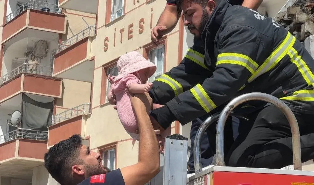 Yangında ekipler zamanla yarıştı! 2’i çocuk 3 kişi hastaneye kaldırıldı