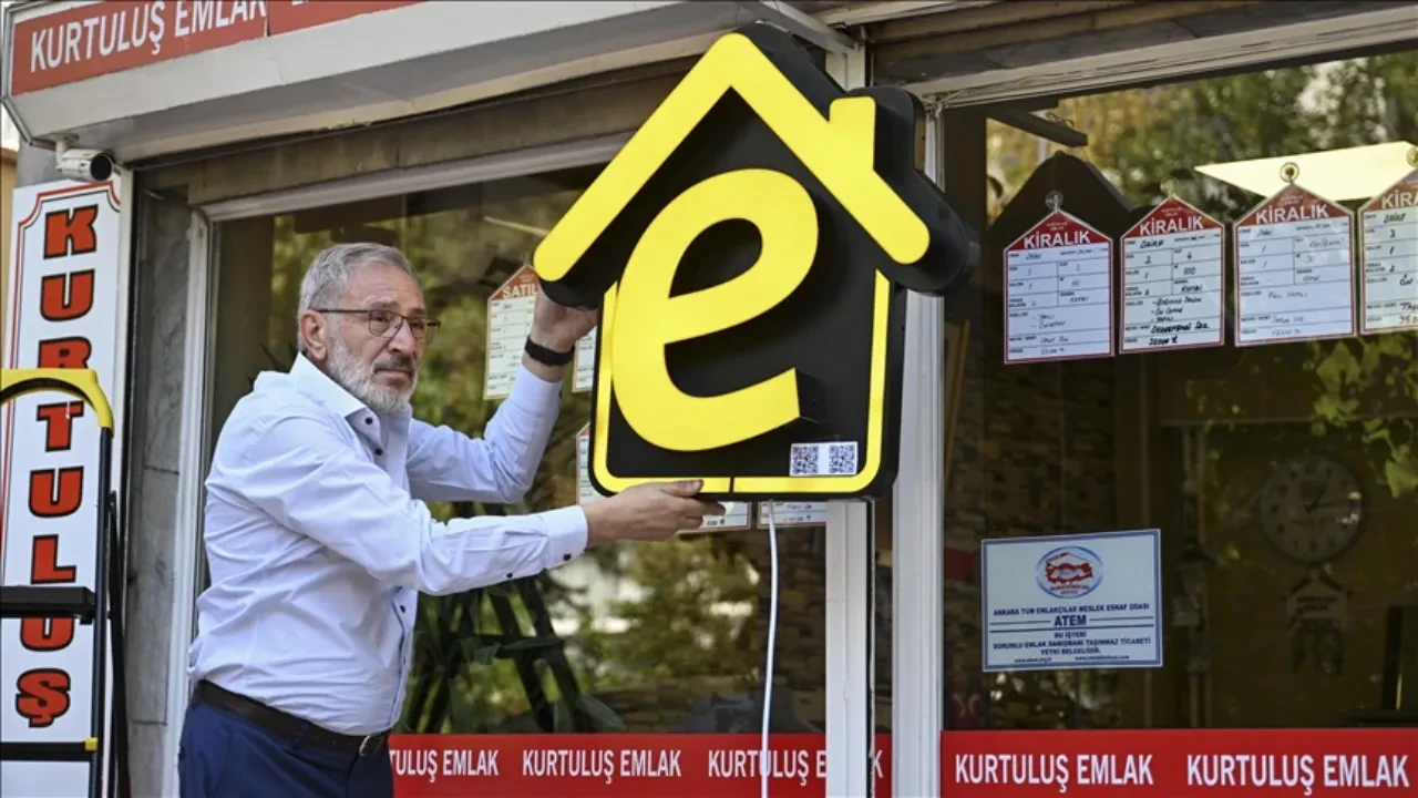 Yetkili emlak ofislerinde 