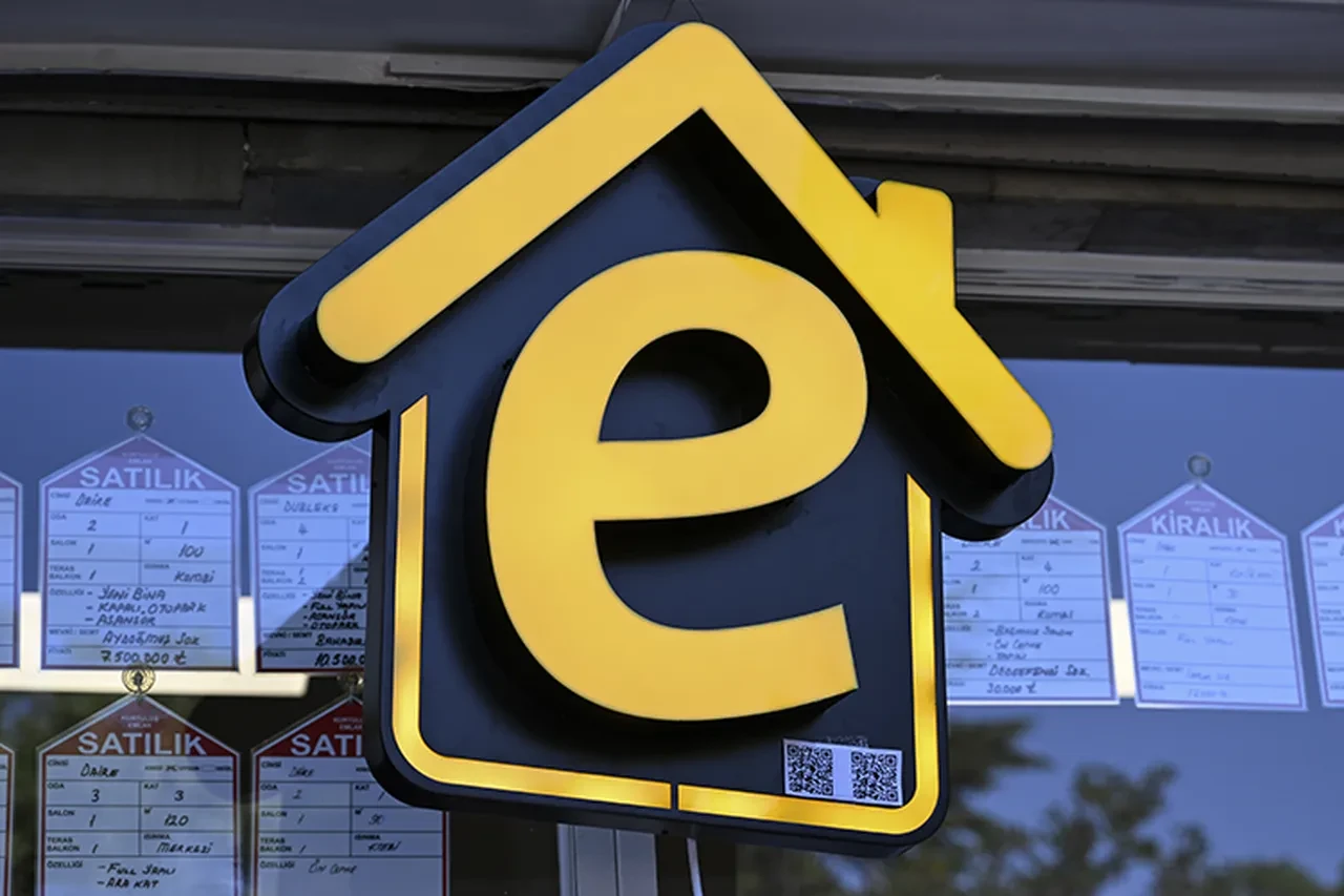 Yetkili emlak ofislerinde "e" tabela dönemi