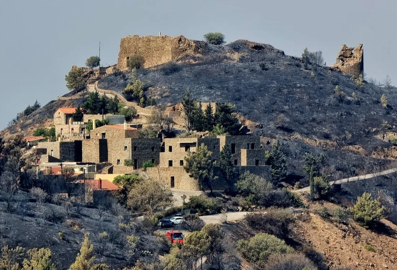 Yunanistan'ı orman yangınları felaketi sardı, yerleşim yerleri de küle döndü: Yaralılar var