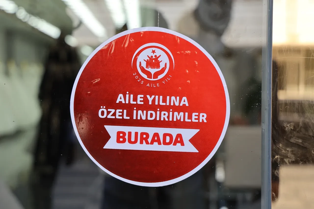 Aile Yılı destek yardımları başladı! Evlenen çiftlere yüzde 40 indirim