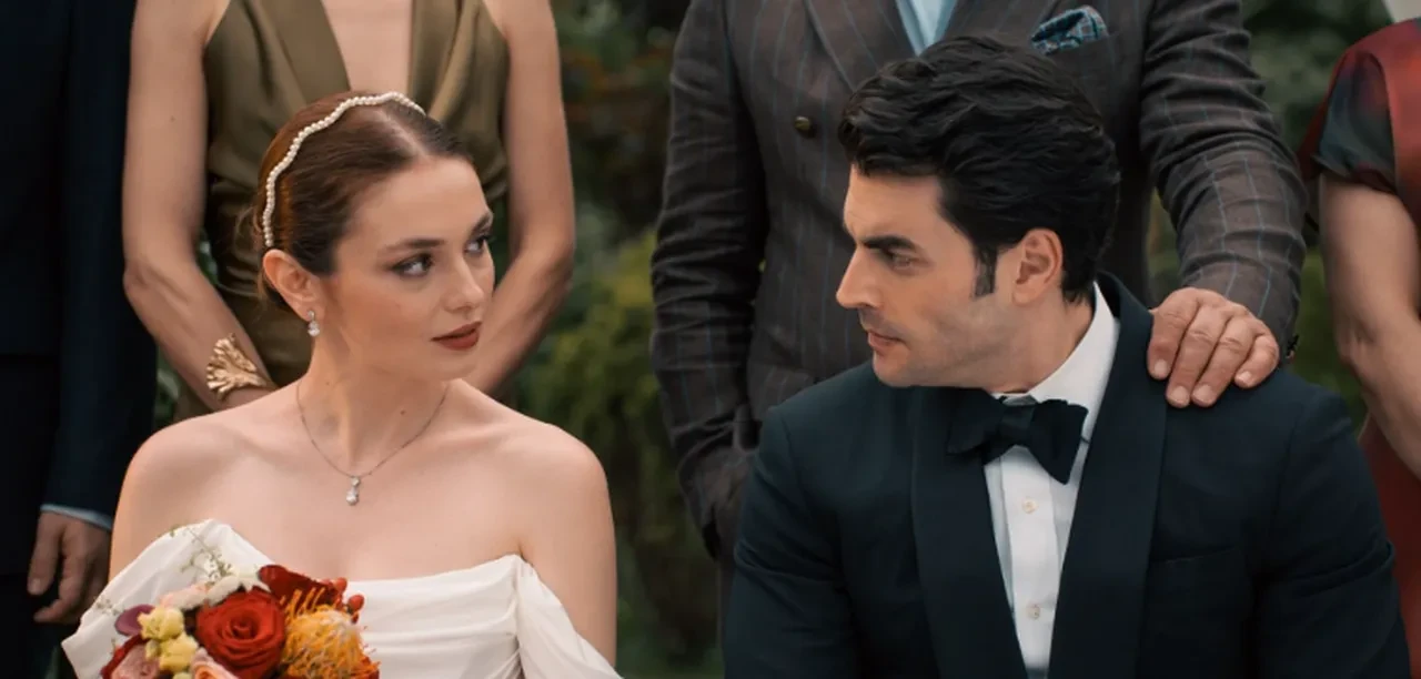 Akın Akınözü ve Serra Arıtürk'lü Veliaht dizisinin yayın tarihi belli oldu