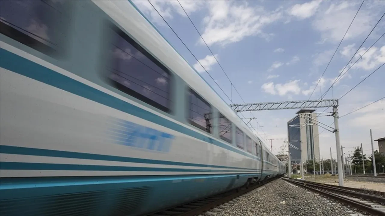 Ankara İzmir hızlı tren ne zaman açılacak? Bakan Uraloğlu istasyonları açıkladı