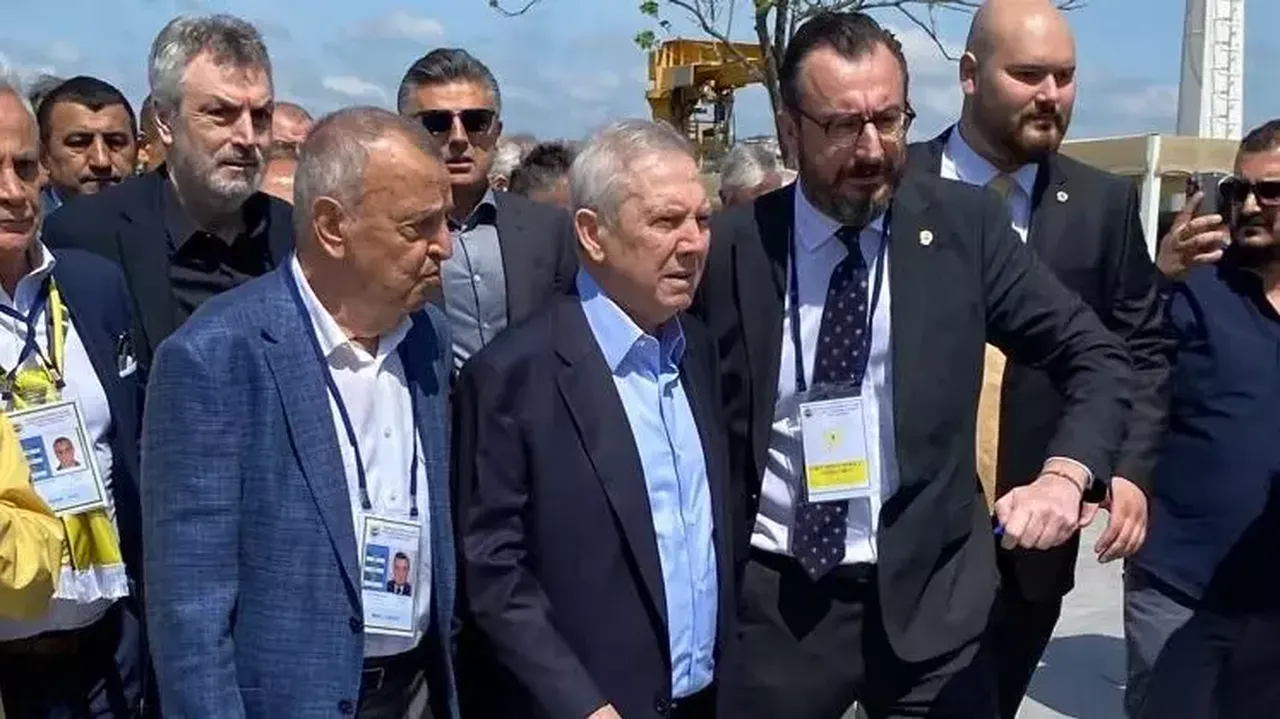 Aziz Yıldırım, Fenerbahçe yönetimine ateş püskürdü! 'Camiayı böyle uyuttular'