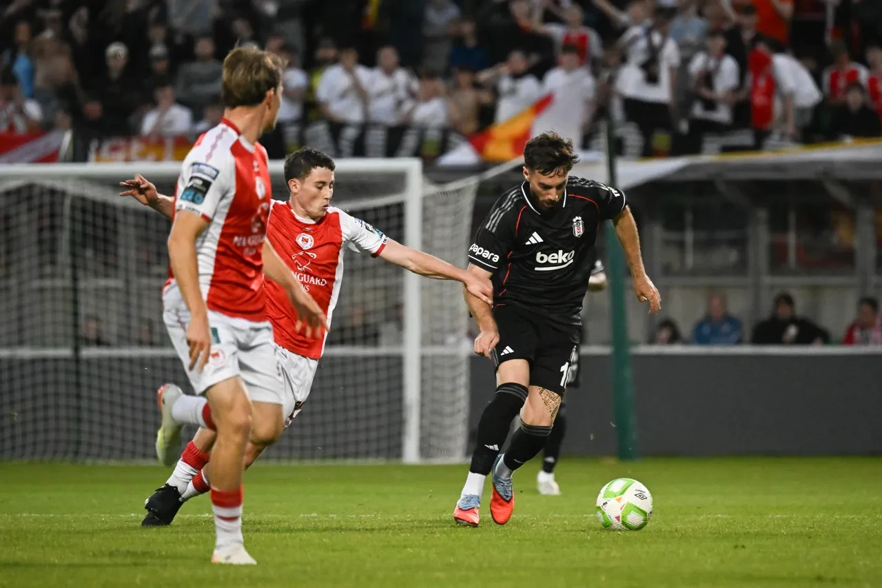Beşiktaş St Patrick's maç kadrosu, muhtemel ilk 11! BJK Konferans Ligi'nde play-off için sahaya çıkacak