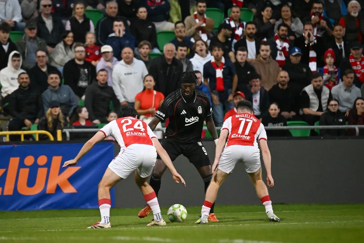Beşiktaş St Patrick's maç kadrosu, muhtemel ilk 11! BJK Konferans Ligi'nde play-off için sahaya çıkacak