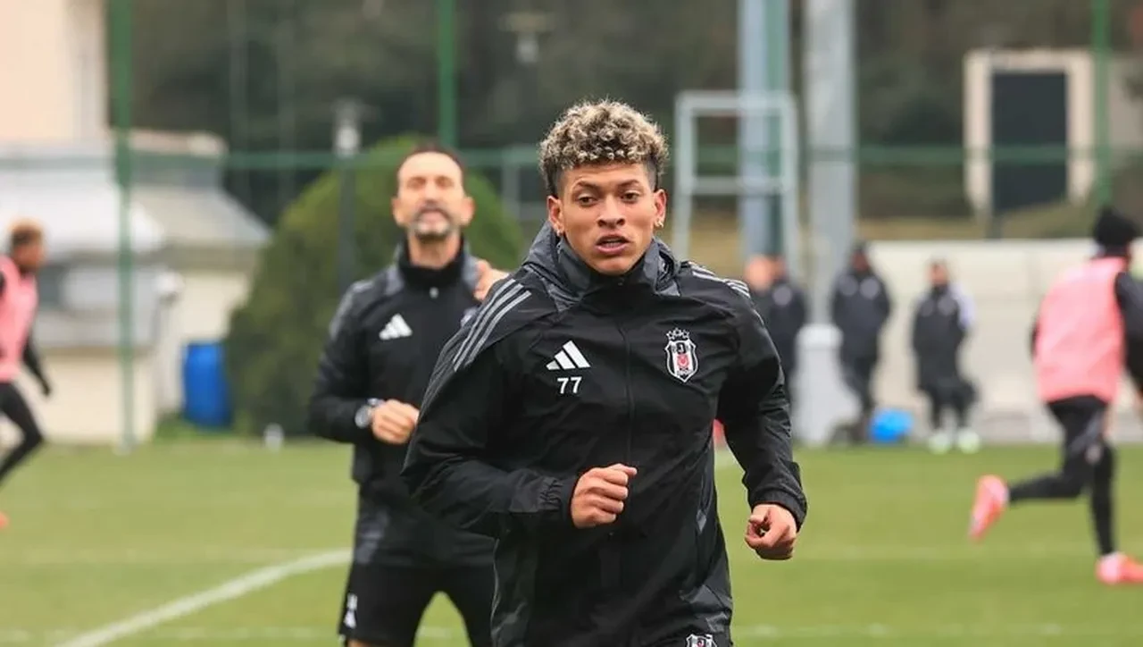 Beşiktaş'ta şok ayrılık! Büyük beklentiyle gelen oyuncuyla yollar ayrılıyor