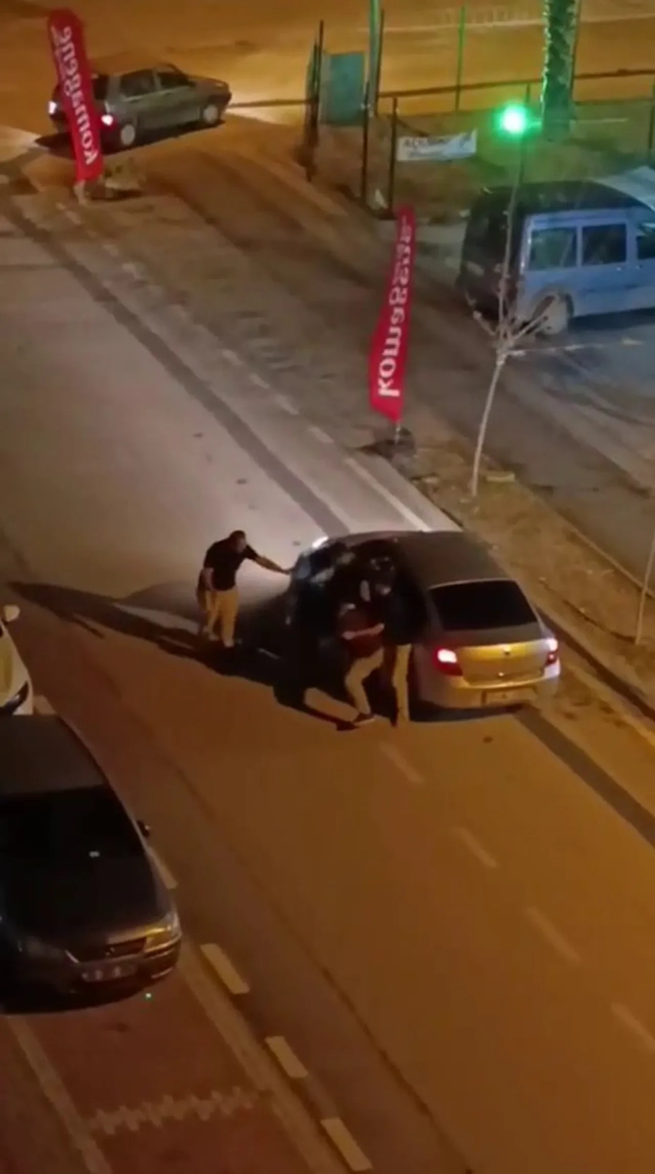 Bursa meydan muharebesi! Trafikte çıkan tartışma ortalığı savaş alanına çevirdi