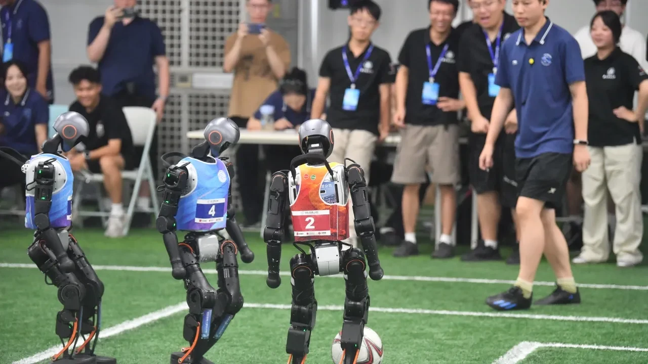 Çin, robotların yeteneklerini test edeceği dünyanın ilk insansı robot oyunlarına ev sahipliği yapacak
