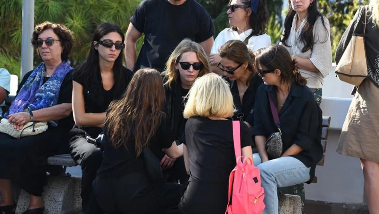 Hayal Köseoğlu babasını kaybetmenin acısını paylaştı! Sözleri yürek dağladı 