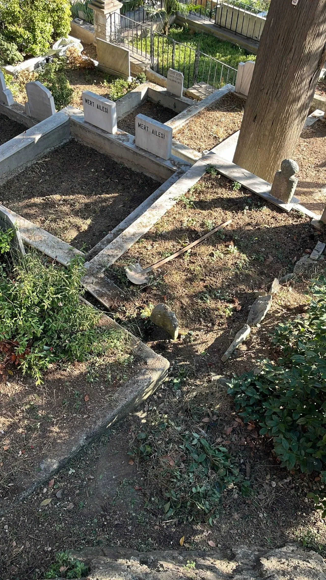 Kan donduran olay! 15 Temmuz şehidinin mezarına zarar verdi